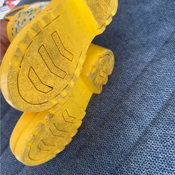 Cheerful Yellow and Green Floral Rain & Snow Boots - Picture 6 of 7